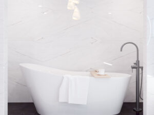 white Mirapool Bathtub